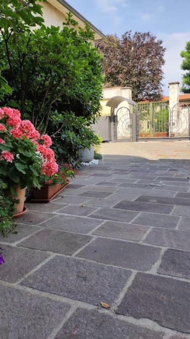 Prestigioso Appartamento Di 70Mq Vicino Milano Legnano Zewnętrze zdjęcie