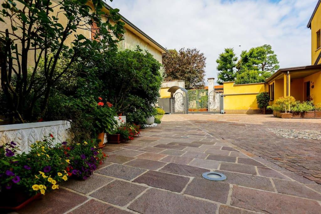 Prestigioso Appartamento Di 70Mq Vicino Milano Legnano Zewnętrze zdjęcie